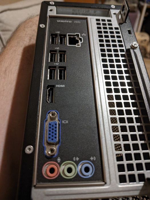 Komputer dell i3-2100 4 gb ram stan idealny + monitor + kable