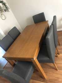 Stół z krzesłami i ławą