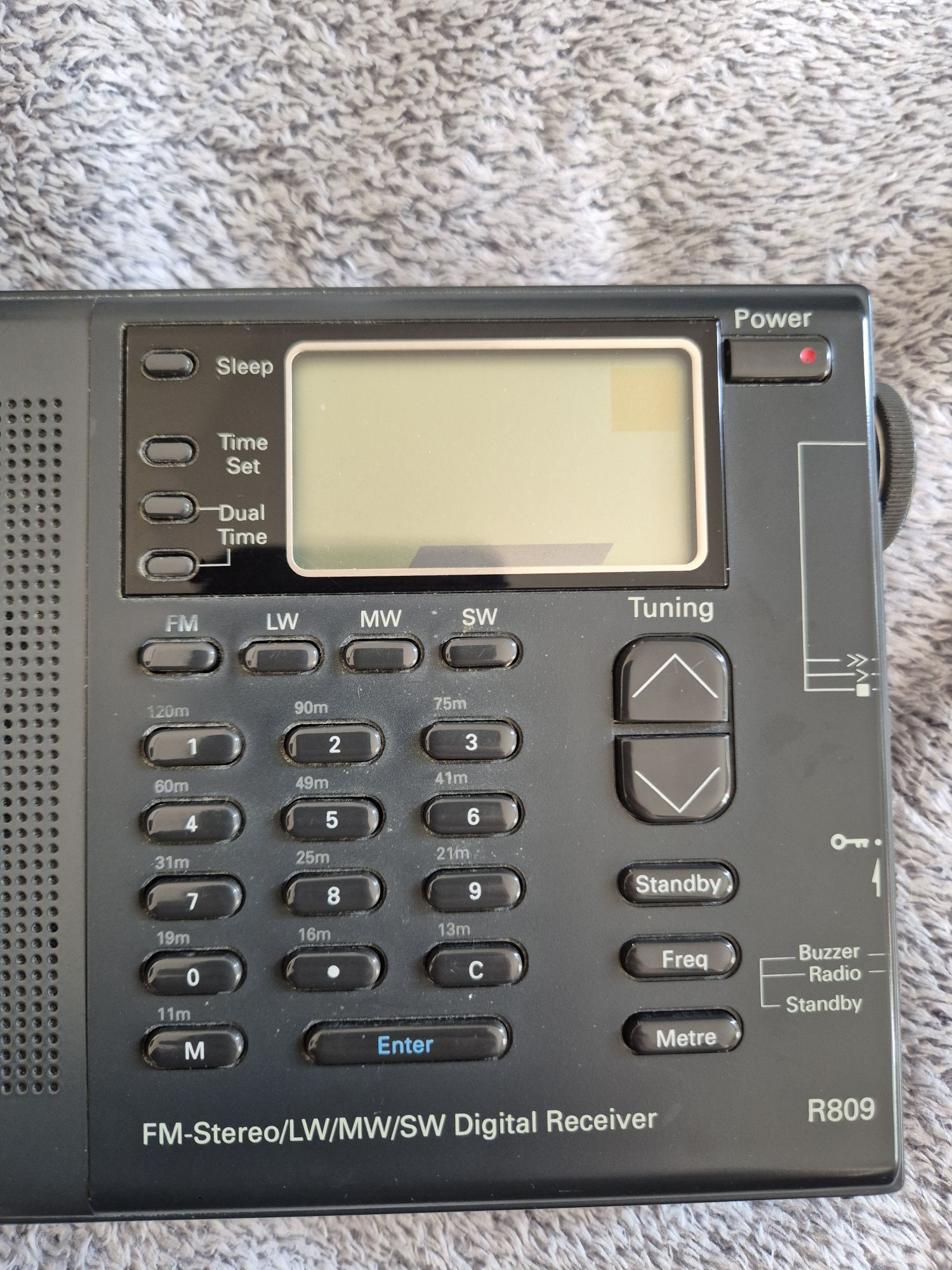Radio Roberts R809