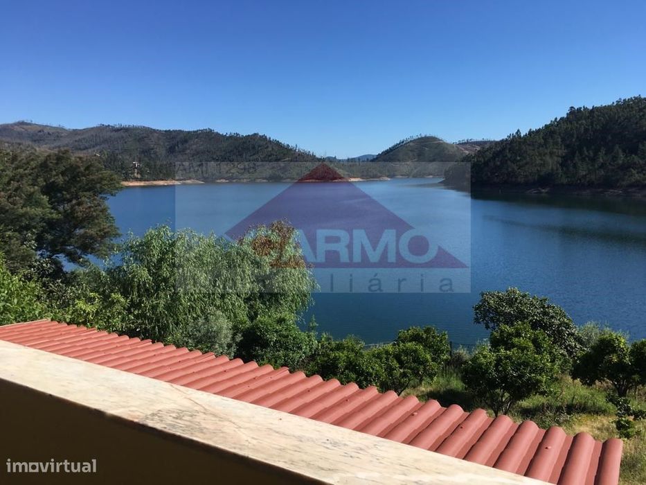 Quintinha com acesso direto à água