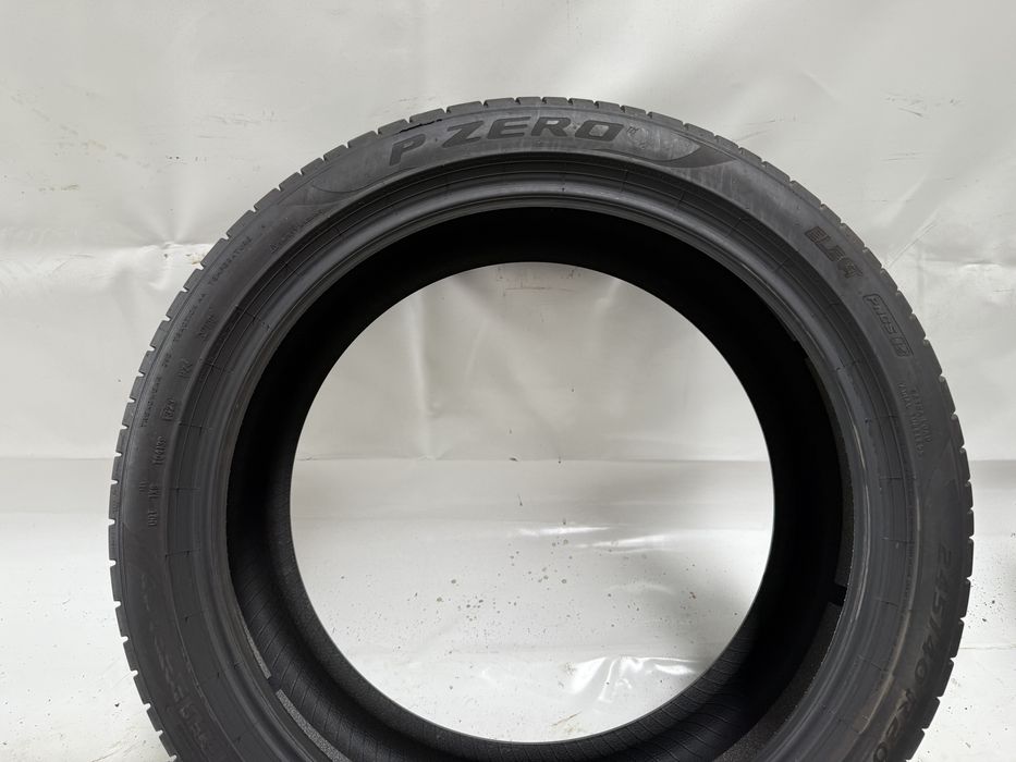 245/40/20 Pirelli P ZERO ELECT 99Y 2023R