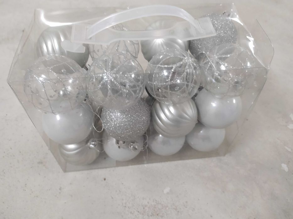 Enfeites Natal - 24 bolas prateadas