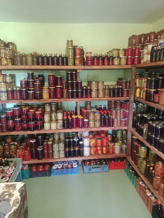 MANUFAKTURA Domowe przetwory , kiszonki , syropy , chrzan