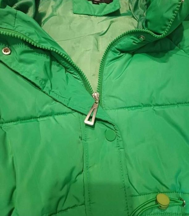 Зимняя куртка , пуховик