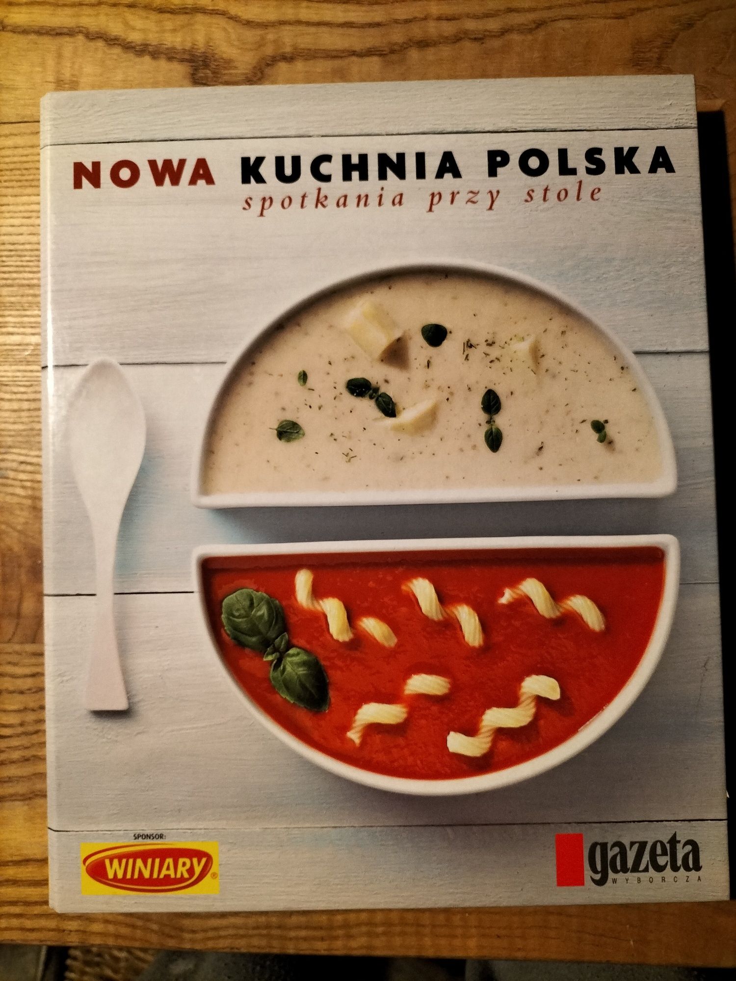 Nowa kuchnia polska spotkania przy stole, nowe 43 zeszyty+segregator