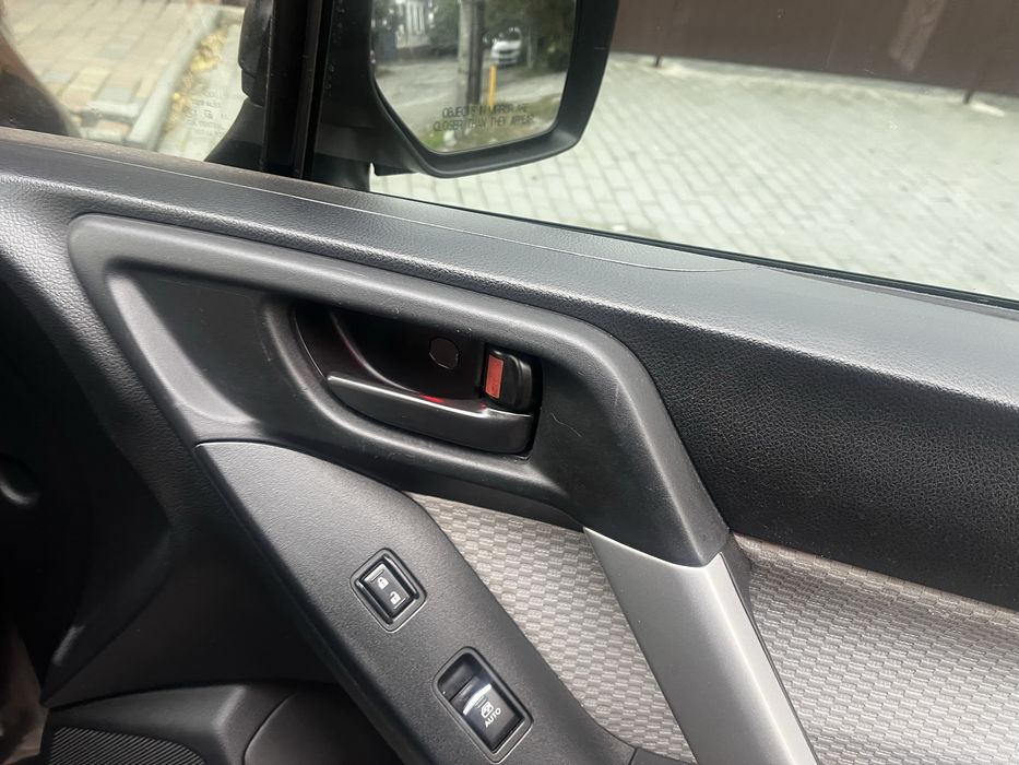 Субару форестер 2016 рік