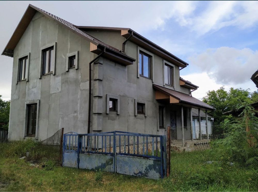 Будинок незавершене будівництво