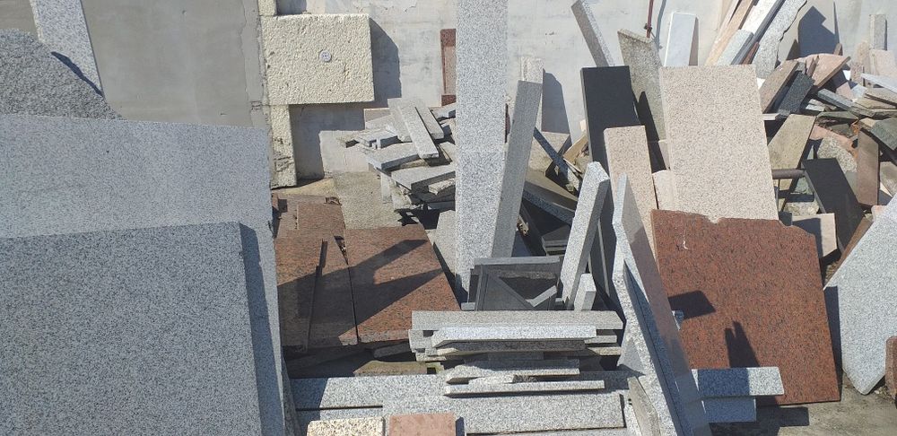 Kamień naturalny po zakładzie kamieniarskim