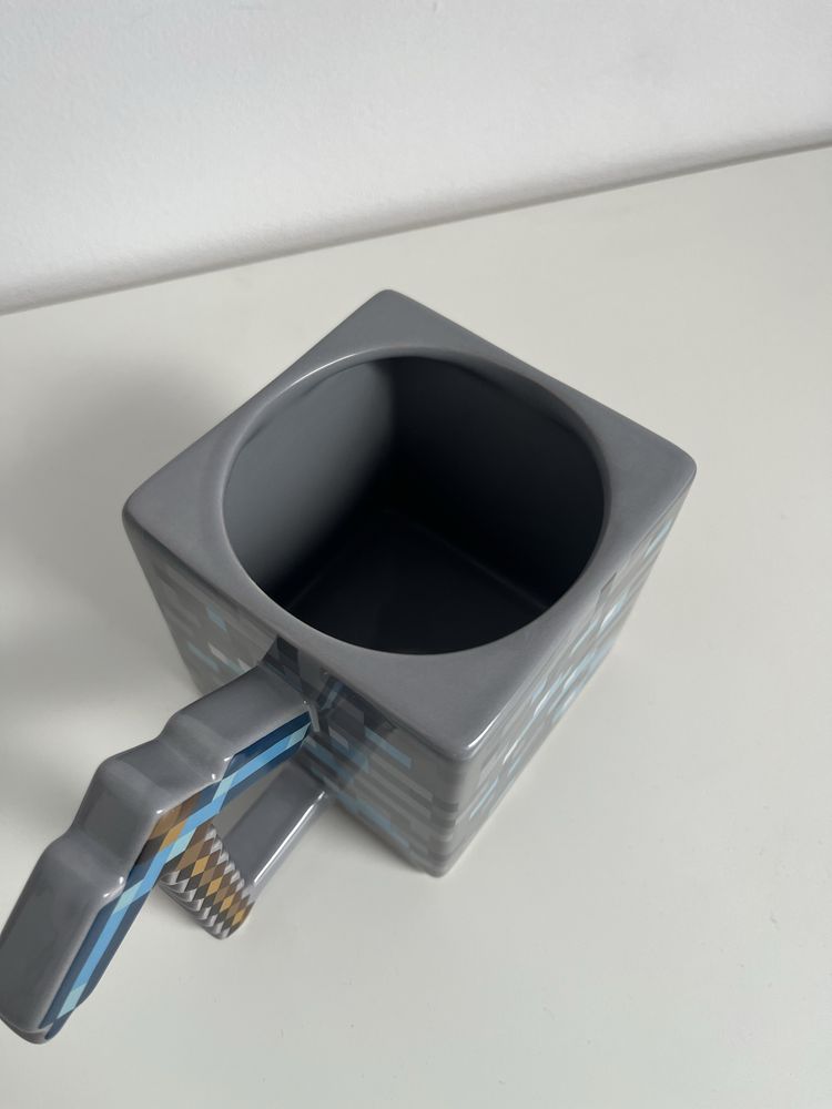 Minecraft Ceramiczny Kubek - blok diamentu z kilofem 500ml