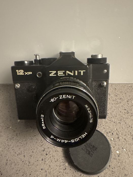 Aparat fotograficzny zenit 12XP lustrzanka  gratisy