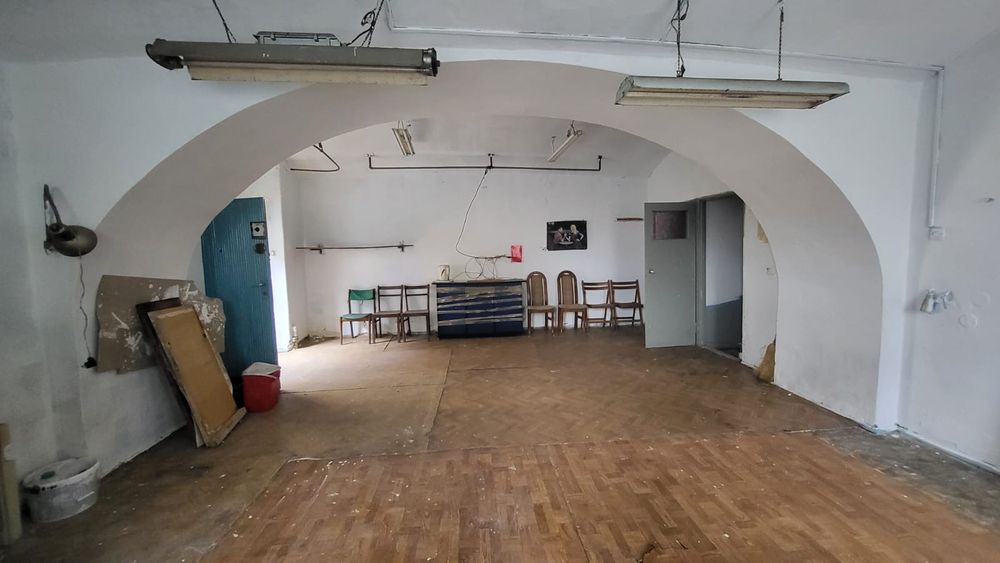 Sprzedam lokal ,nadaje się na działalność lub lokal mieszkalny