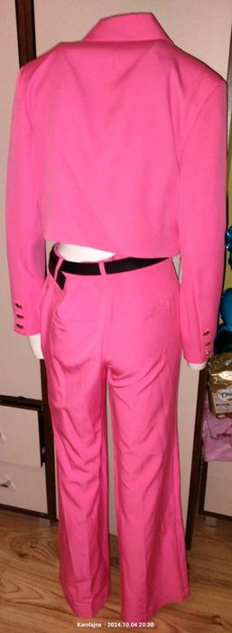 Nowy komplet damski w ślicznym kolorze fuksji rozmiar M/L