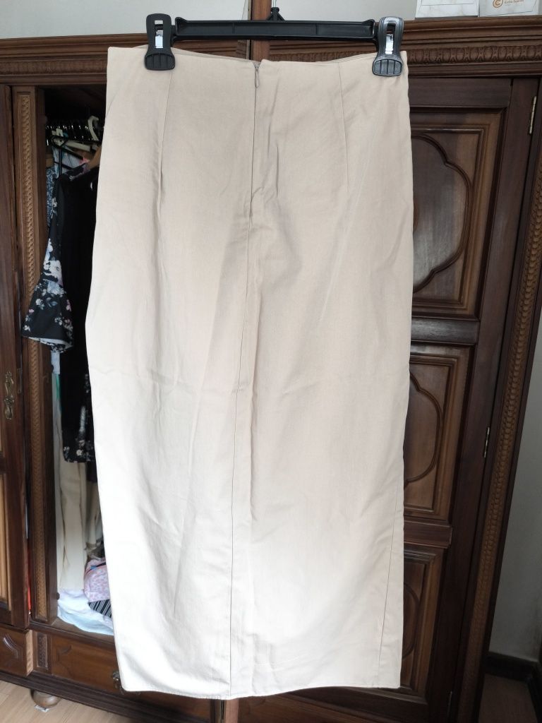 Vendo Saia Zara S com franzido nova com etiqueta