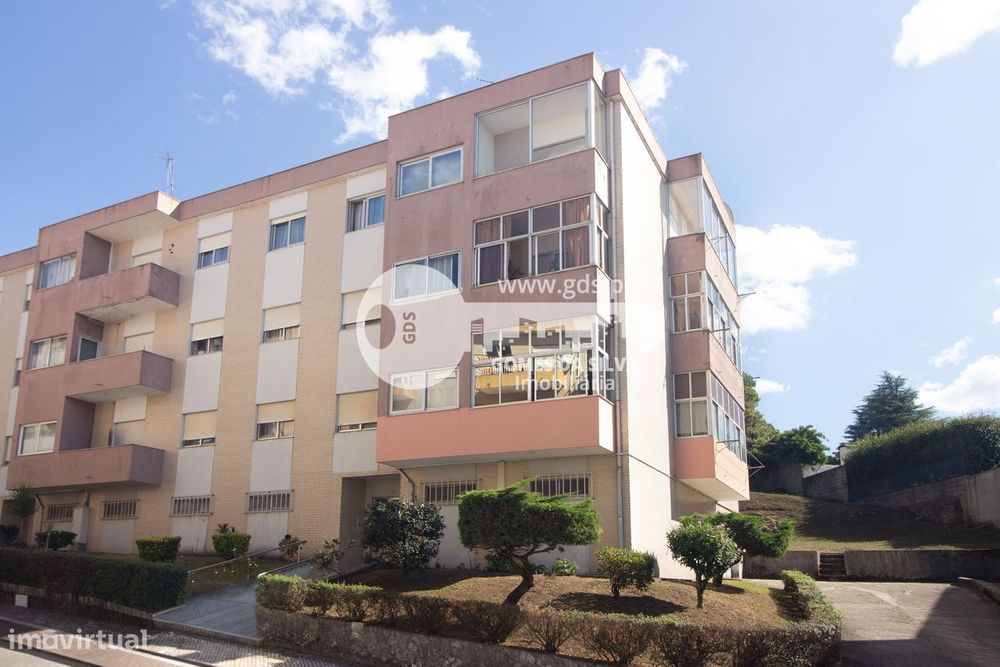Apartamento T3 na Rua Nascente em São Vítor