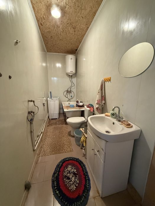 Продаж будинок з доглянутою територією