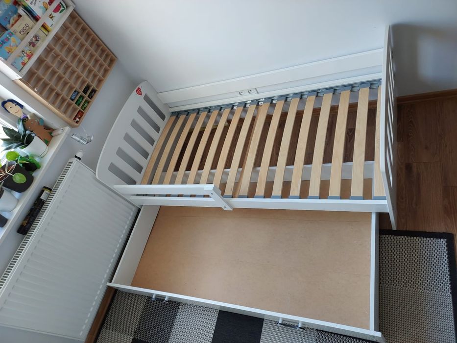 Białe łóżko dziecięce z szufladą 80x160 cm