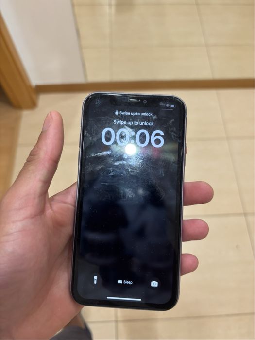 Apple iphone 11.