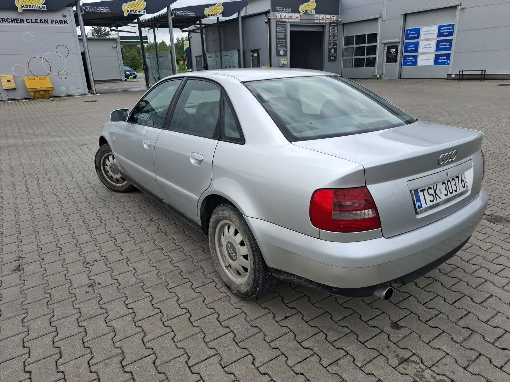 Audi a4 b5 1.6 benzyna