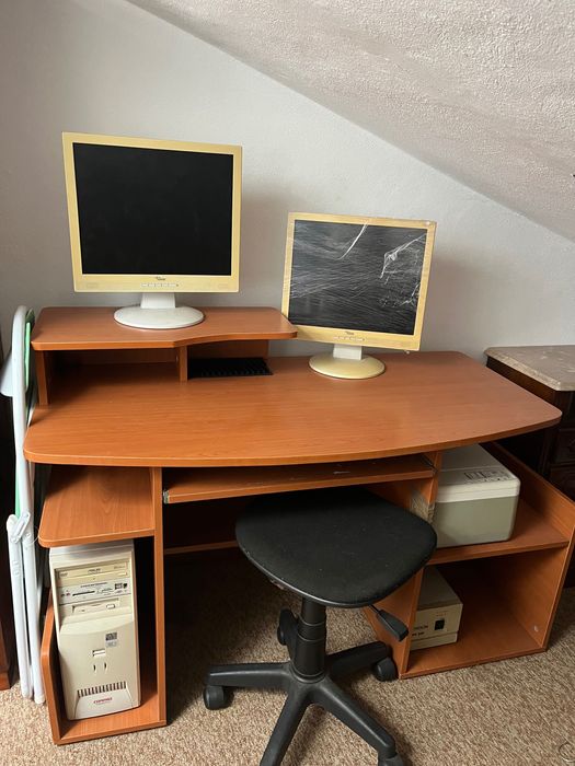 Vende se secretaria ou objetos na inagem