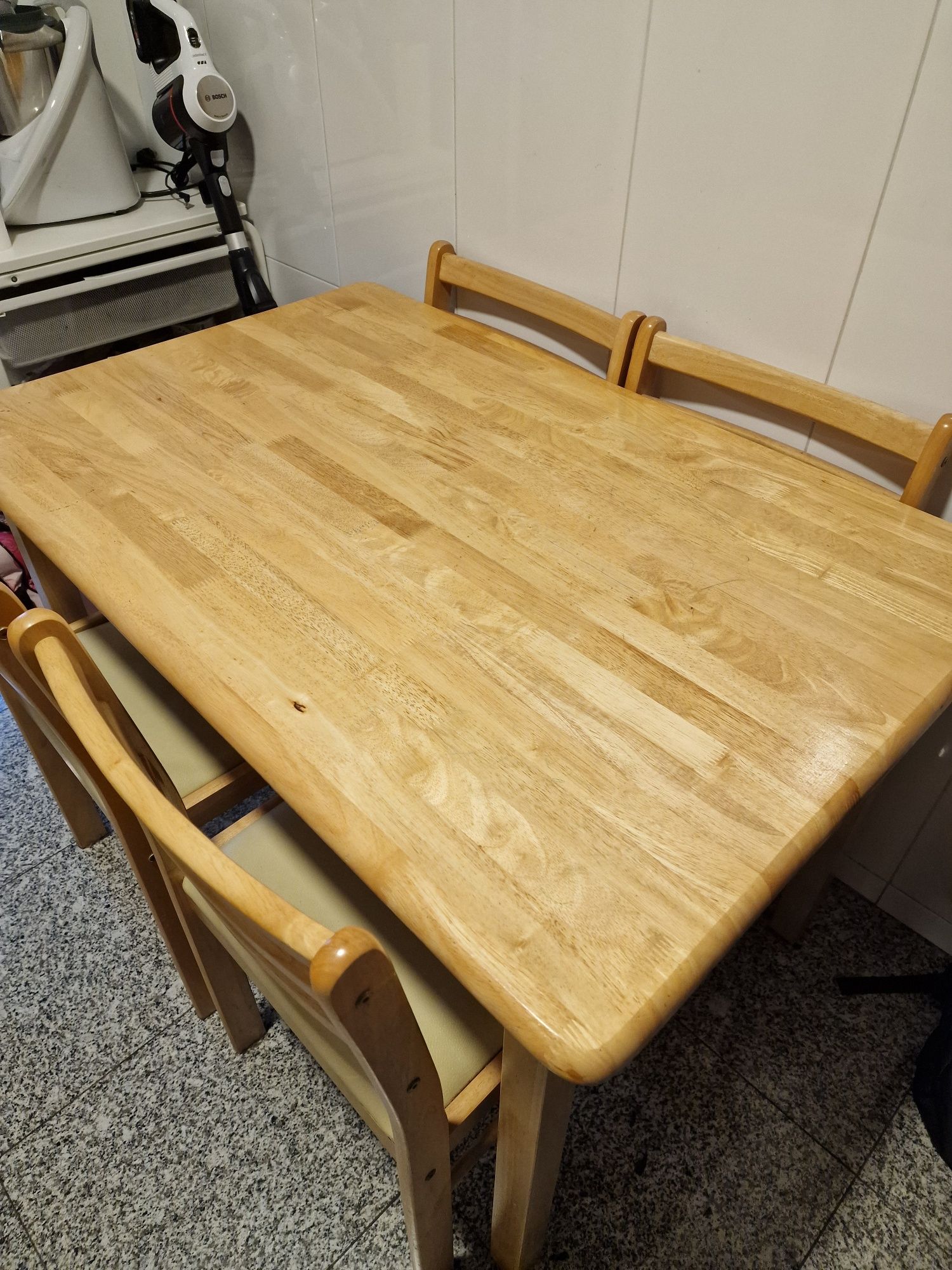 Conjunto mesa + 4 cadeiras Madeira