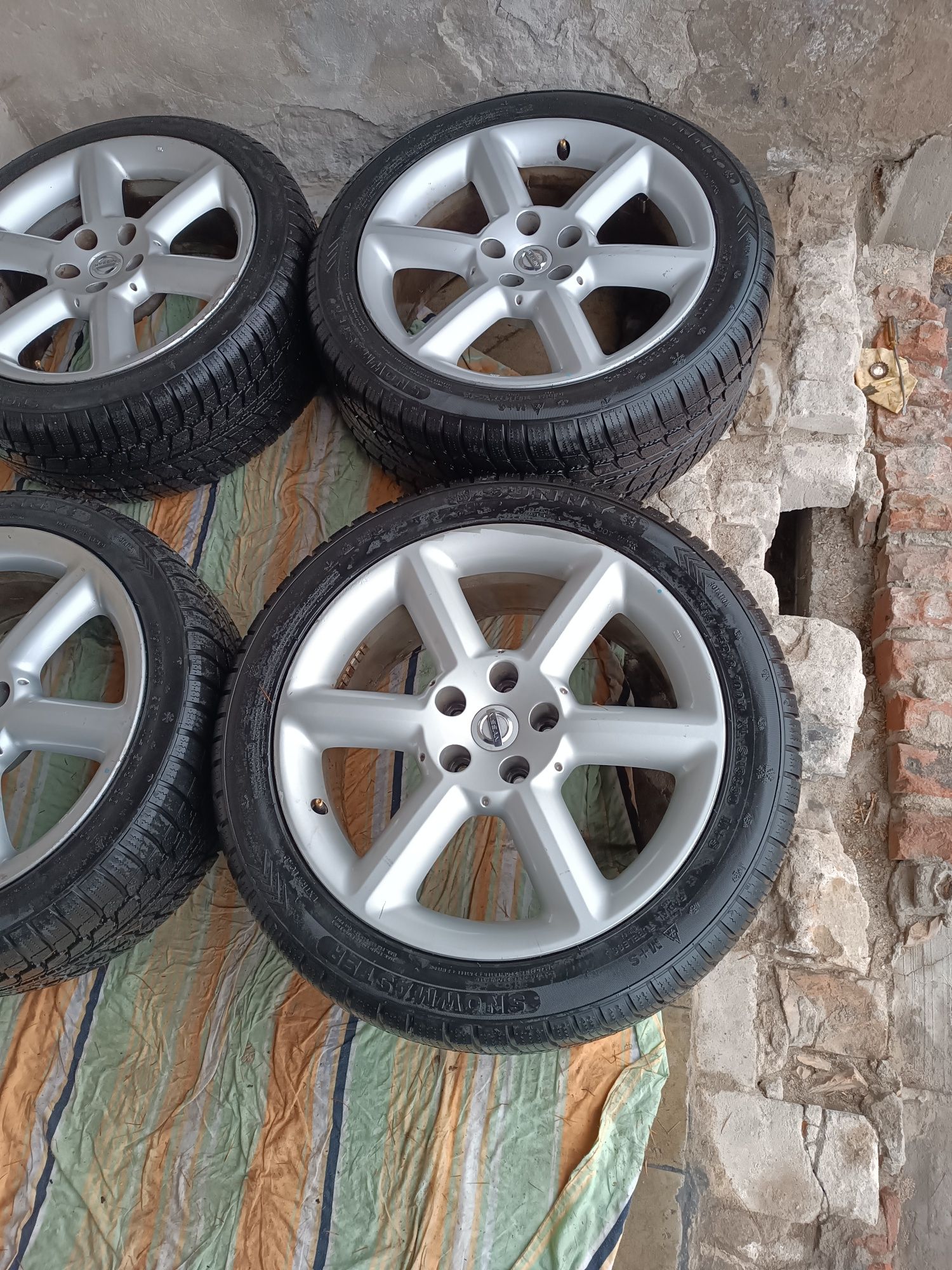 Komplet kół zimowych 18" 5x114 Nissan