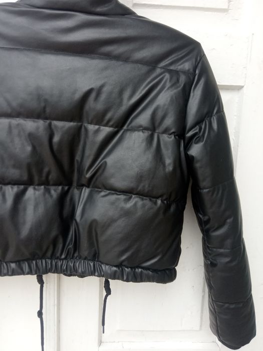 Куртка жіноча чорна