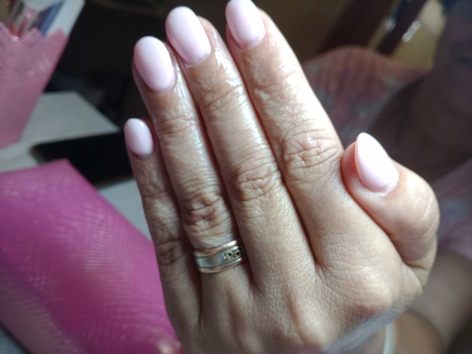 Faço unhas de gel
