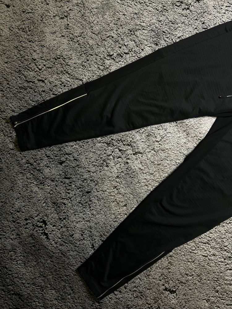 Спортивні штани Nike Dri-Fit
