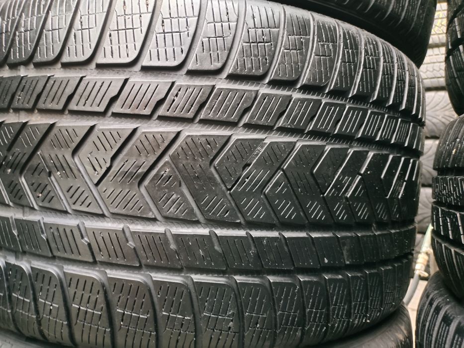Шини зима 275/35 та 315/30 R22 Pirelli