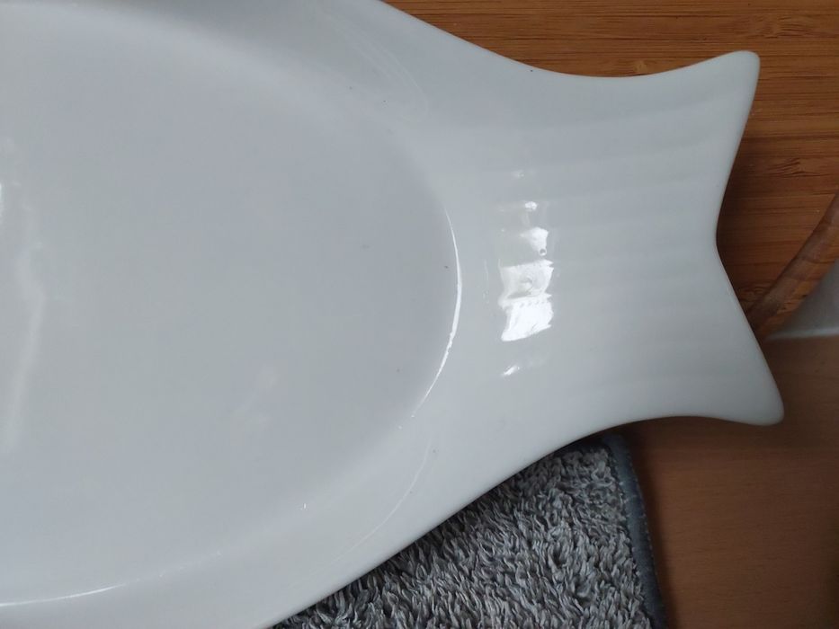 Półmisek w kształcie ryby biały porcelit