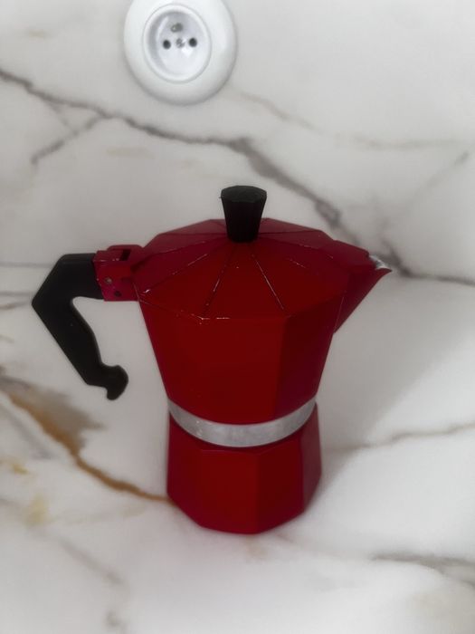 Kawiarka andrew james czerwona