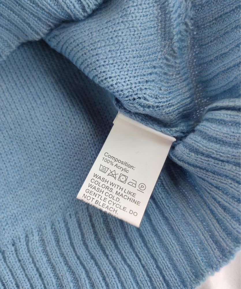 Продам блакитний светр