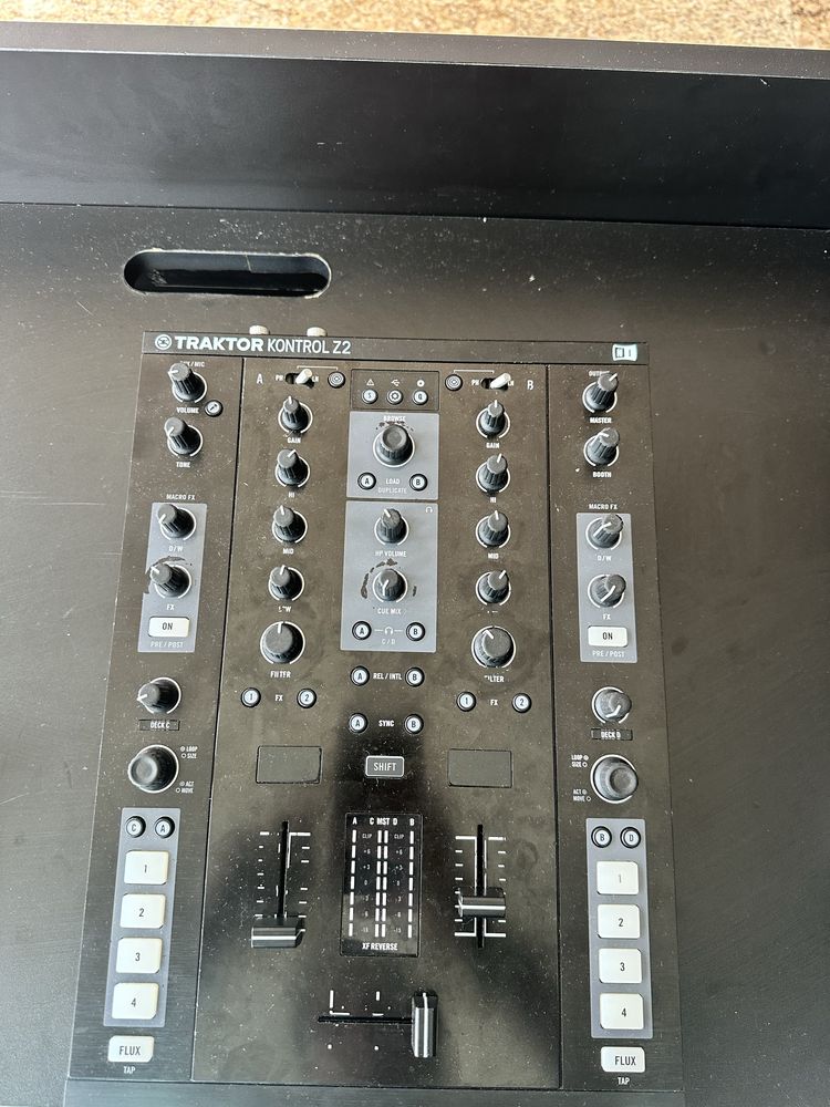 Mesa traktor z2 em bom estado