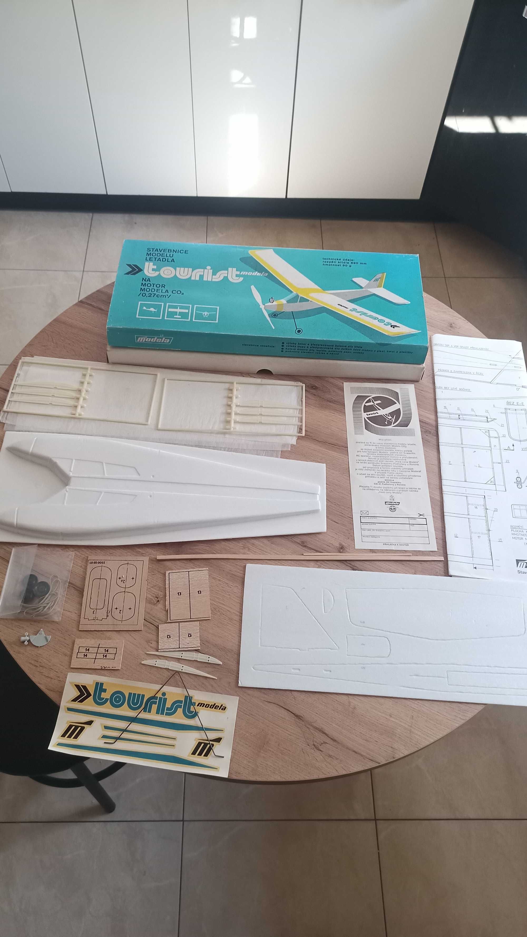 samolot, model RC,