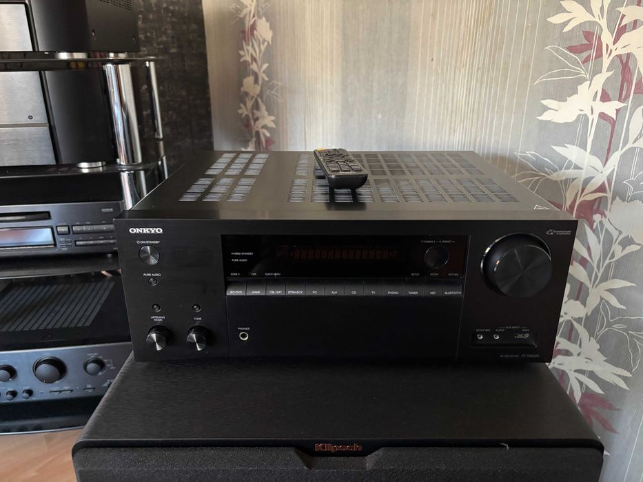 Amplituner Onkyo TX NR 696