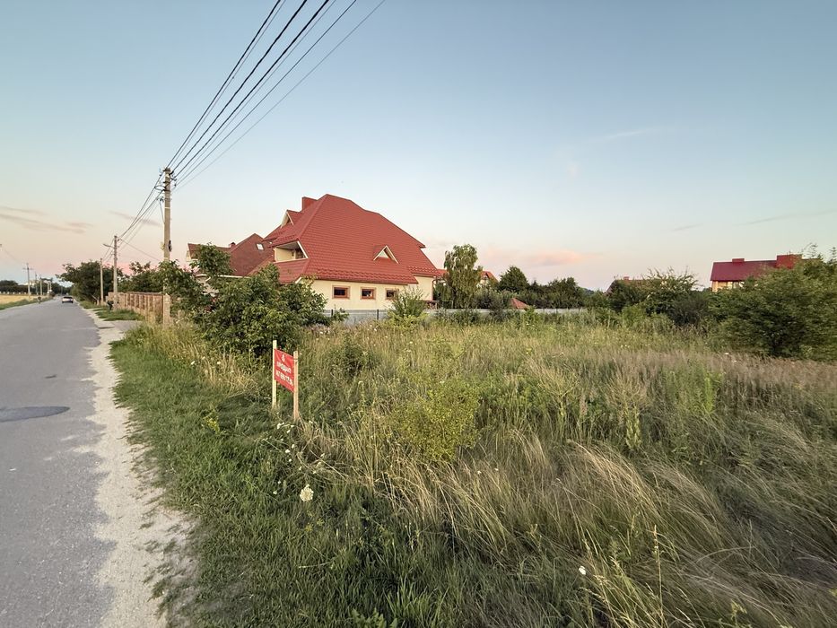 Продається 12 сотих в пригороді Тернополя.
