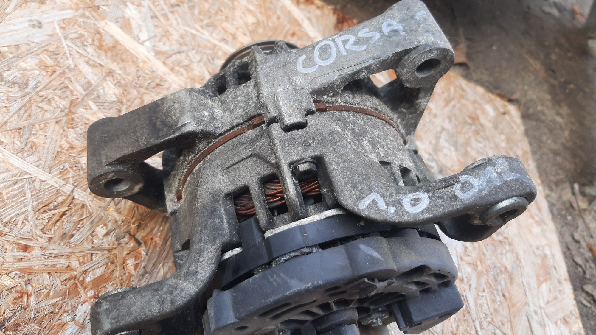 alternator Bosch  Opel Corsa C Agila Meriva 1.0 1.2 1.4