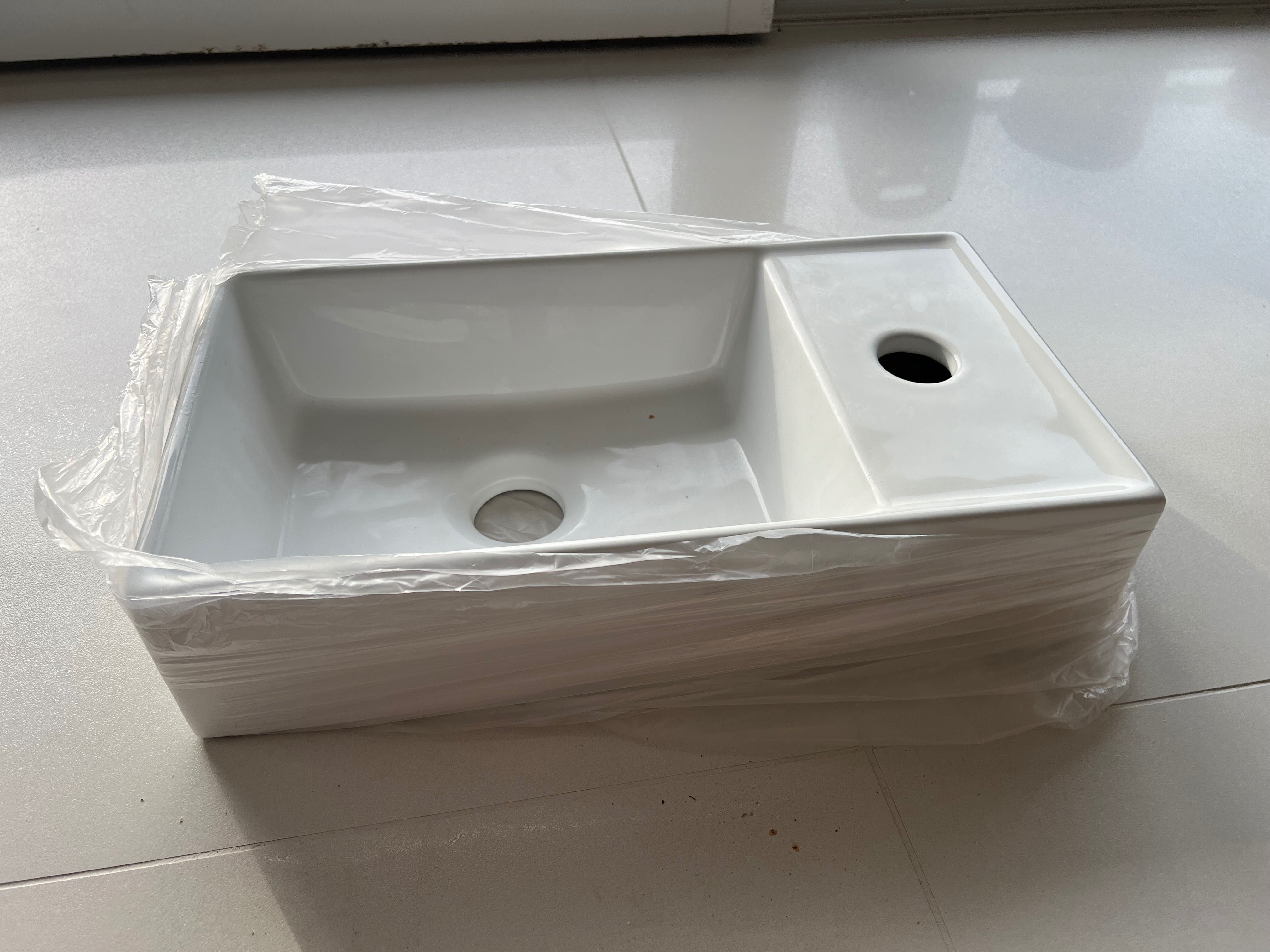 Umywalka ceramiczna meblowa/nablatowa Fika TR41355