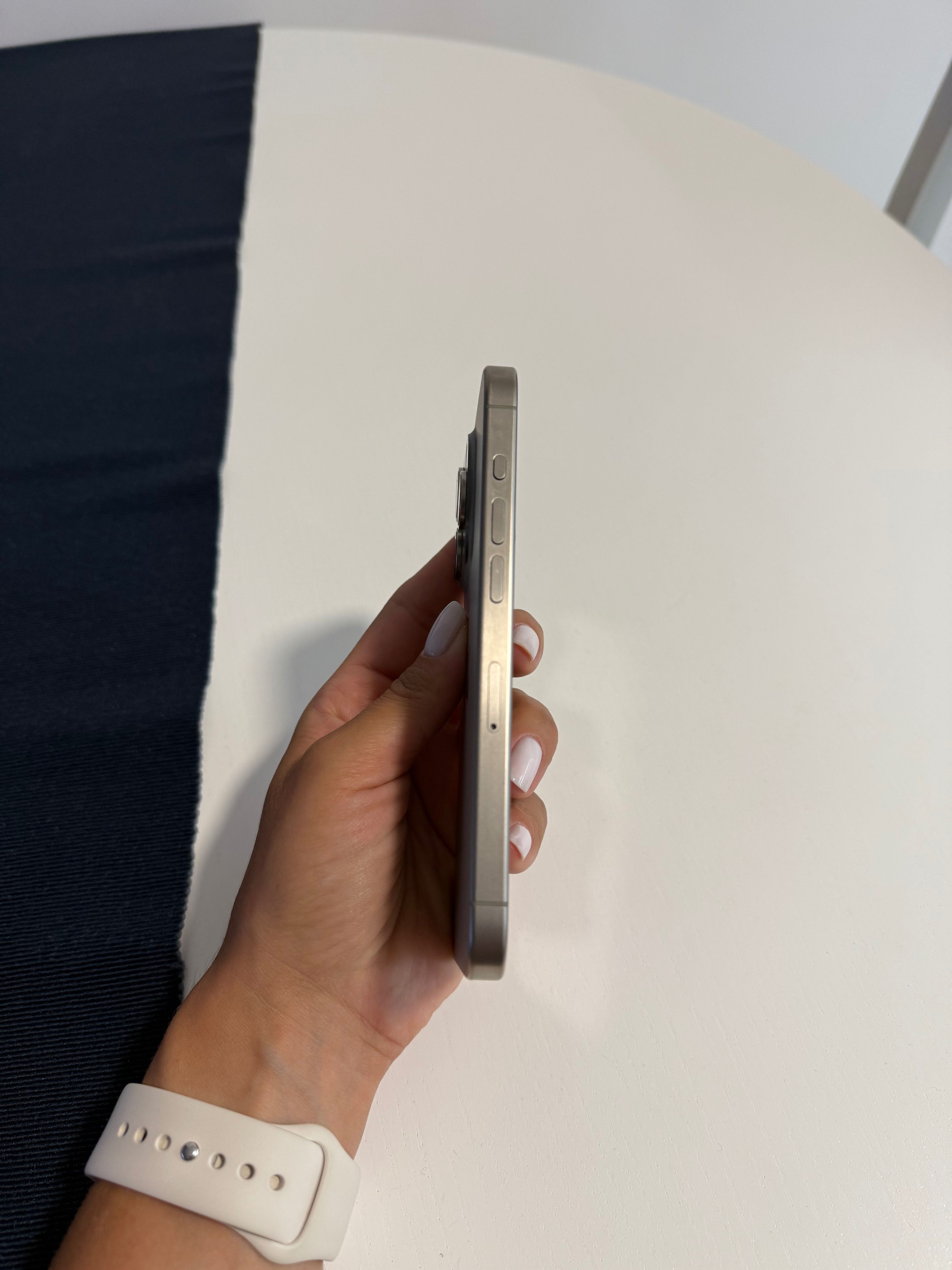 iPhone 15 Pro 256 GB – Natural Titanium