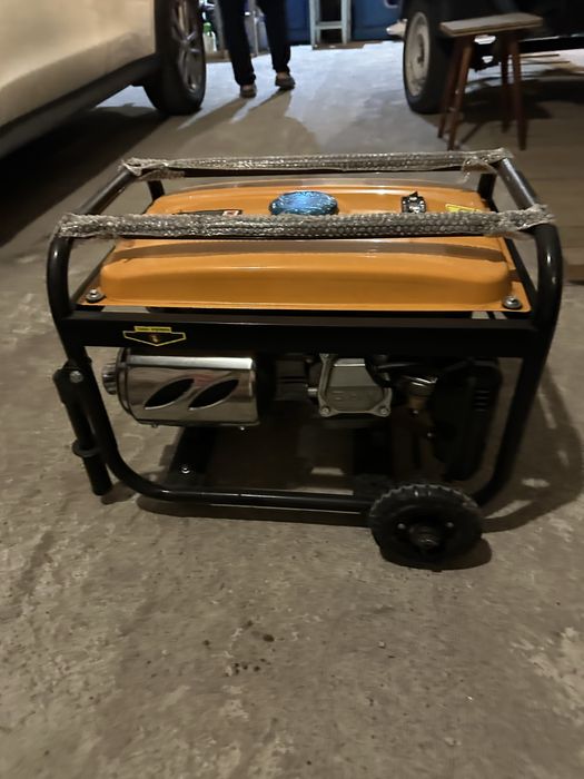 Бензиновий генератор ONAX 2,5kw