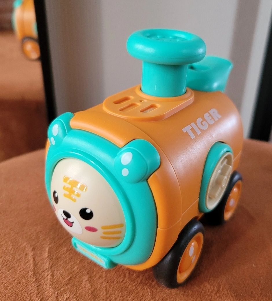 Nowe autko auto z gwizdkiem