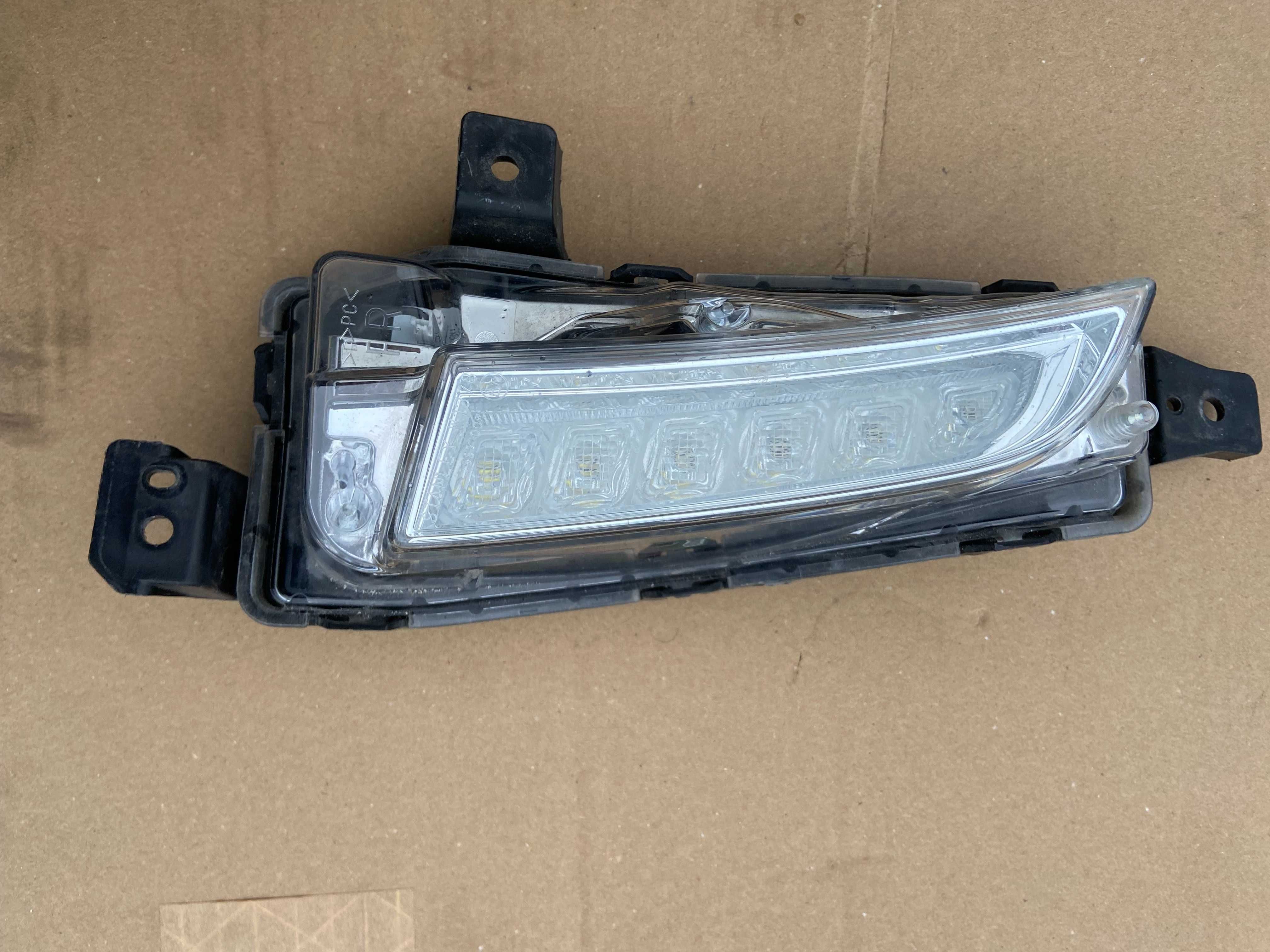 halogen prawy DLR Suzuki Grand Vitara