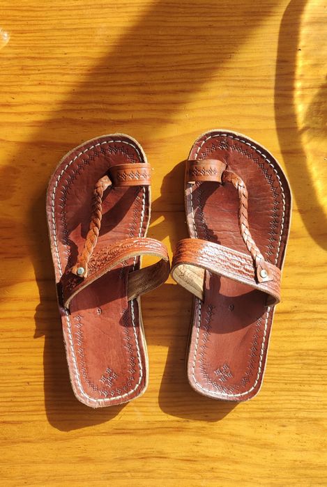 Chinelos de dedo castanhos - Tamanho 39 / 40