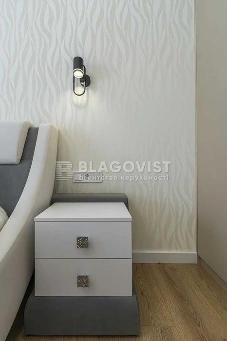 2к кв. 66м2. Новобудова. Метро. Ремонт.