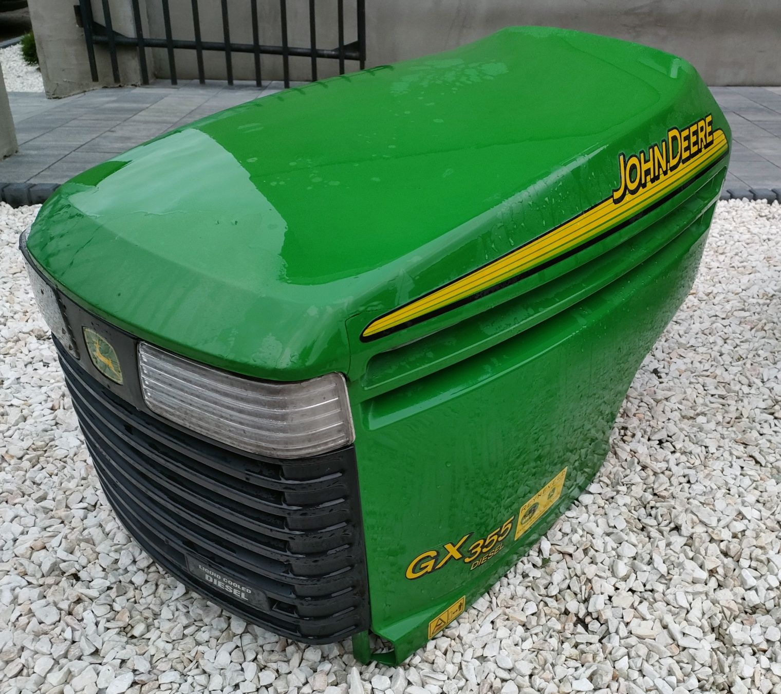 Traktorek kosiarka John Deere GX355 Diesel MASKA pokrywa