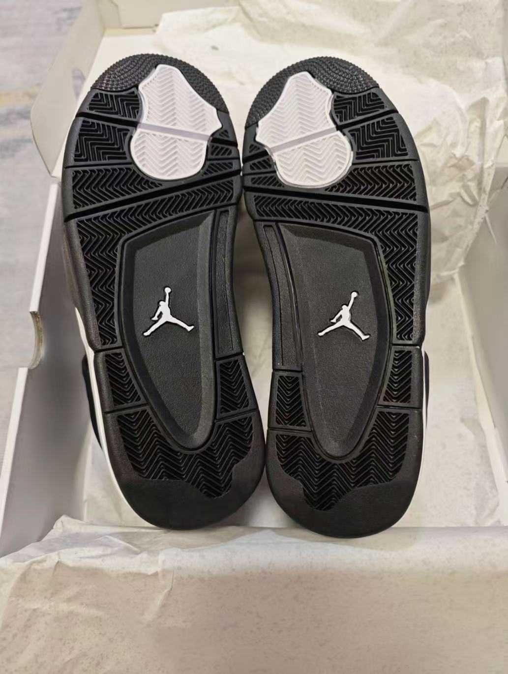 Buty JordanAirJordan4Retro White Thunder sportowe rozmiar. 45