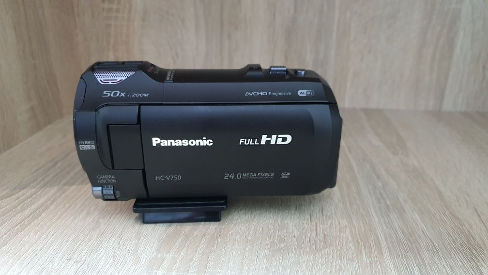 Panasonic HC-V750