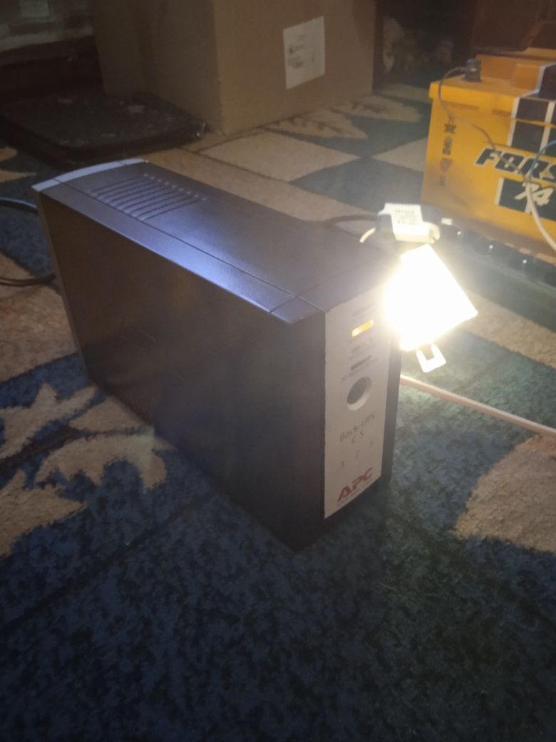Продам безперебойник APS 325