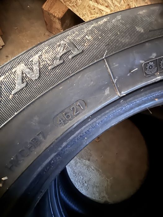 Dwie opony zimowe Fortuna 235/55/19