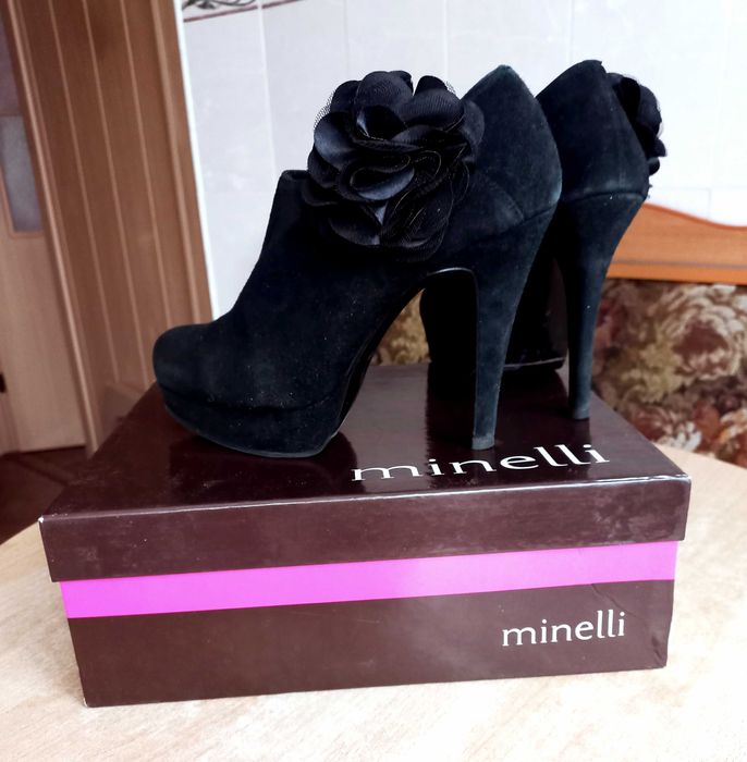 Чёрные замшевые туфли Minelli 38 размер